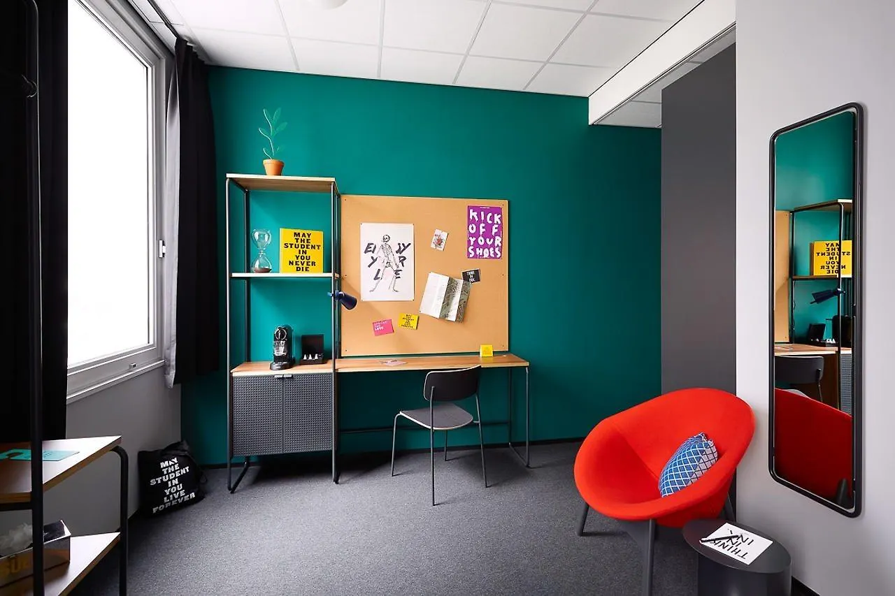 Отель The Social Hub Роттердам