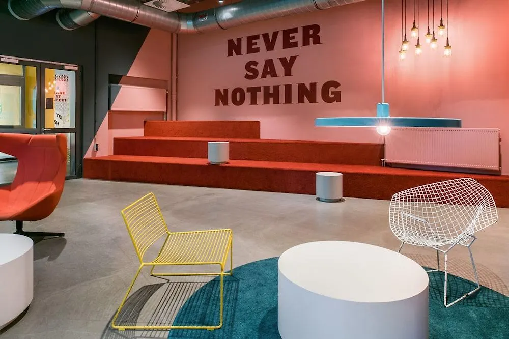 Отель The Social Hub Роттердам